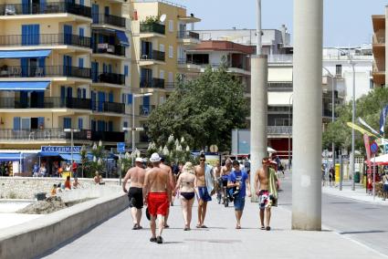 El Govern pone sobre la mesa 15 millones para tirar hoteles y edificios obsoletos