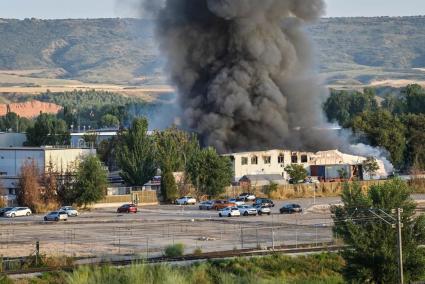 Un incendio en una empresa de baterías de litio y pilas pone en alerta a Azuqueca de Henares (Guadalajara)