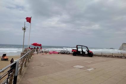 Prohibido el baño este domingo en las playas vizcaínas de La Arena, Barinatxe, Arriatera-Atxabiribil, Bakio y Laga
