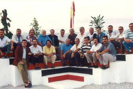 Los directivos que subieron una colina y construyeron un campo de fútbol
