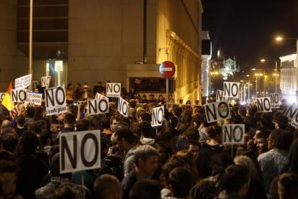 Diputados de Ciudadanos denuncian insultos y lanzamiento de objetos por manifestantes de 'Rodea el Congreso'