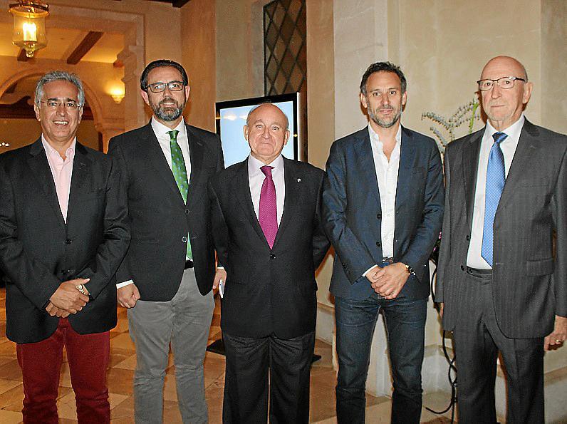 Conferencia de López Iturriaga en el Castillo Hotel Son Vida