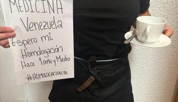 Buena parte de los médicos extranjeros acaban sirviendo cafés o al cuidado de mayores.