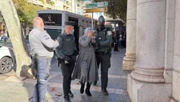 En libertad los detenidos por provocar un alteracado en un avión en el aeropuerto de Palma