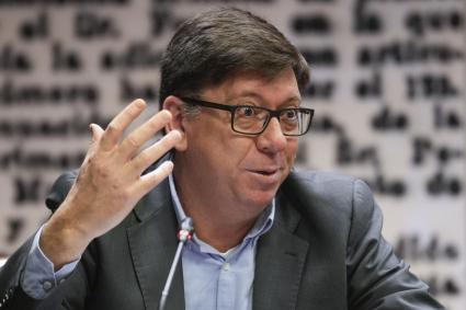 Salazar rechaza las acusaciones de acoso: «Siempre ha respetado» a las  compañeras «como profesionales y como mujeres»