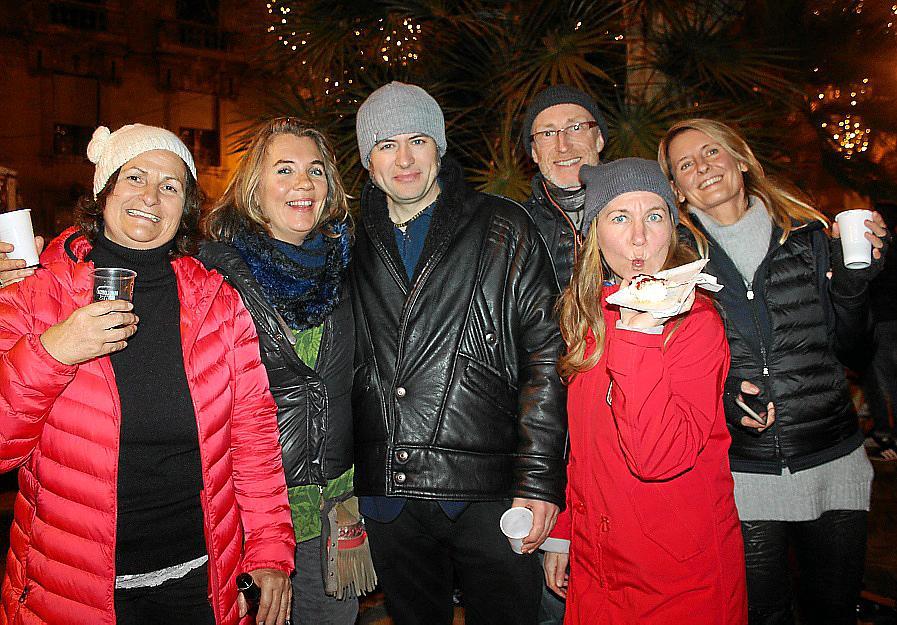 Animada y fría Revetla de Sant Sebastià