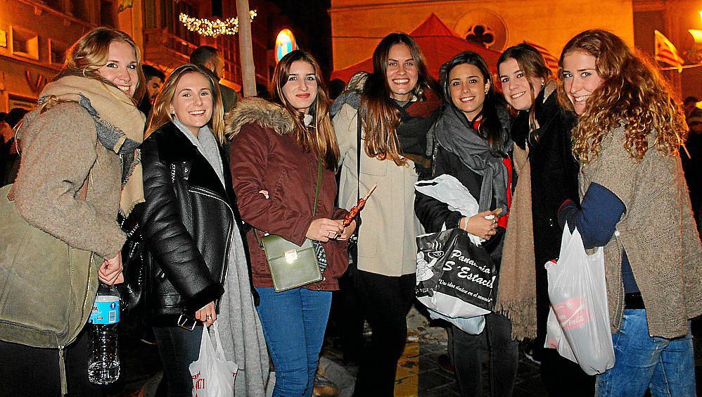 Animada y fría Revetla de Sant Sebastià