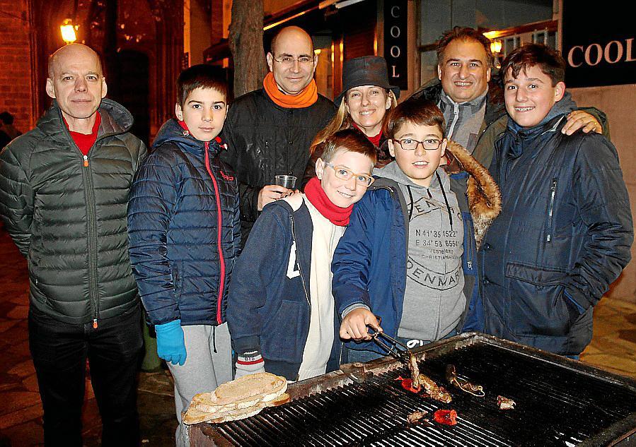 Animada y fría Revetla de Sant Sebastià