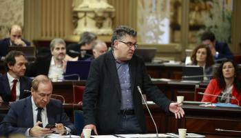 El conseller de Agricultura, Joan Simonet, en el pleno de este martes.