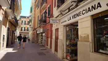 Escaparate de Mercería La Veneciana