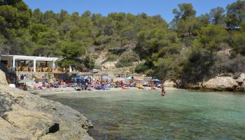 A juicio por golpear a un homosexual con un martillo en la playa de El Mago y lanzar a otro por un terraplén
