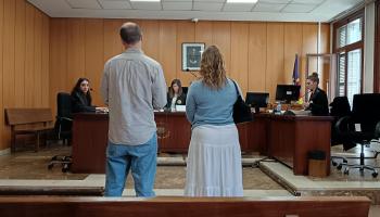 Condenada una turista por dar un puñetazo en la cara a un guardia civil en Magaluf: «Sois unos trozos de mierda»