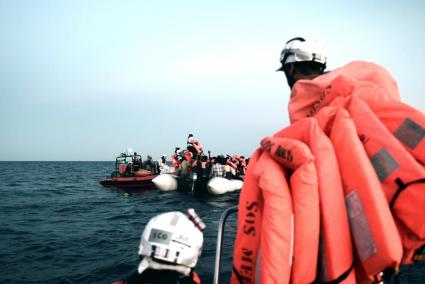 El Ayuntamiento de Palma se suma a la iniciativa del Govern y también se ofrece a acoger a las personas refugiadas del 'Aquarius