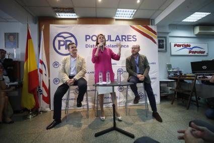 Encuentro de Cospedal con afiliados del Distrito de Salamanca