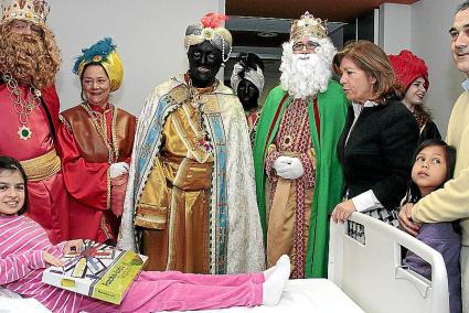 Visita de los Reyes Magos a los hospitales