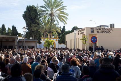 Cientos de personas acuden a dar su último adiós a Julen en Málaga