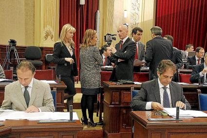 LA TENSION VUELVE AL PARLAMENT BALEAR Y EL PSM COMPARA LA POLITICA LINGUISTICA DEL GOVERN