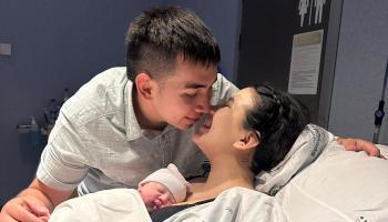 Los padres, junto a su beb&eacute;