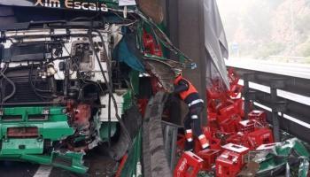 Herido grave un camionero tras chocar contra un puente en la carretera de Andratx a la altura del Porto Pi