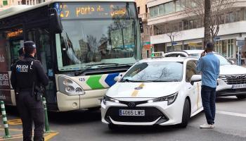 La EMT no tomar&aacute; medidas contra el conductor que embisti&oacute; al taxista &laquo;hasta que no haya un informe definitivo de la polic&iacute;a&raquo;