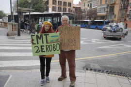 Suspendida la protesta contra los cambios en la EMT por carecer de autorización