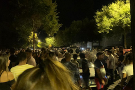 Centenares de jóvenes siguen con los botellones en los polígonos de Palma