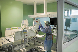 Las Unidades de Cuidados Intensivos de este hospital están al 106 % de ocupación