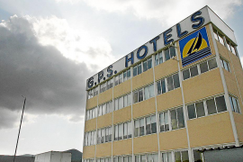 IBIZA - FACHADA DE LA CENTRAL DE LA CADENA HOTELERA GRUPO PLAYA SOL