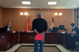 Condenado por masturbarse delante de dos niñas en una playa de Alcúdia