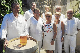 Fiesta de blanco en la Casa de Andalucía.