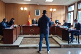 Condenado el joven que grabó a policías entrando en un piso de Palma