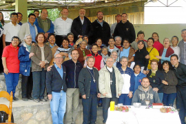 Murgui, durante su visita a una de las misiones mallorquinas que trabajan en Perú. Fotos: OBISPADO DE MALLORCA