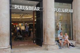 La cazadora de borrego de Pull&Bear: confort y estilo en una prenda clave para el otoño