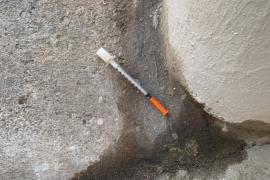 Vecinos de Son Gotleu denuncian que toxicómanos se drogan en parques y ante colegios del barrio