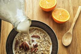 Descubre los beneficios de la bebida de avena.