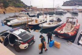 Sucesos.- La Guardia Civil incauta 18 fardos de hachís en aguas de Calvià y Andratx