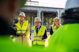 Almeida espera la "absoluta cooperación" del Gobierno para ser sede de la Autoridad contra el Blanqueo