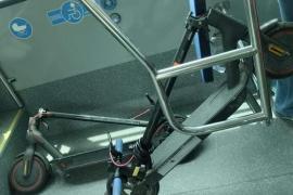 Ni patinetes ni bicis eléctricas a partir de este viernes en el tren y en los buses interurbanos