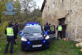 Detenidas tres personas por cultivar más de 700 plantas de marihuana en un caserío de Valdegovía