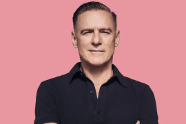 El cantante y fotógrafo Bryan Adams, que expone en el Pueblo Español.