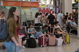 Abusos de las aerolíneas de los que te puedes defender: estos son los derechos que puedes reclamar