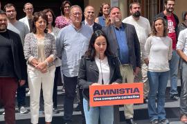 Una mallorquina, al frente de la lectura del manifiesto en la celebración de la Ley de Amnistía