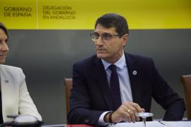 Fernández pide "solidaridad" en el reparto de migrantes aunque reconoce que Andalucía puede tener "muy poco margen ya"