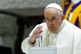 El Papa llama al arzobispo de Valencia y le dice que está «impresionado» por lo que ve