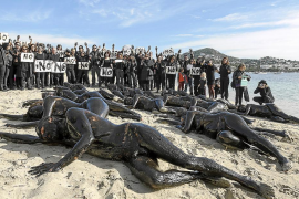 Protesta en la playa de Talamanca