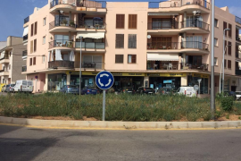 Tots per Pollença critica el mal estado de la plaza Xaloc del Port