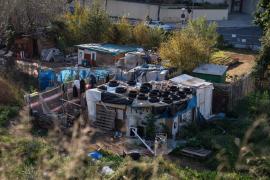 El Ayuntamiento de Barcelona activa el proceso para desalojar el asentamiento de Vallcarca