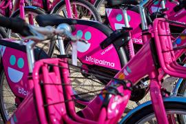 Las bicicletas rosas de BiciPalma son las eléctricas.