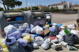 Los vecinos de las Urbanizaciones de Llucmajor están cansados de presenciar como se acumulan las bolsas de basura en sus calles.