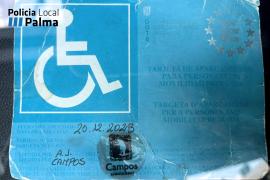 Denunciado por usar una tarjeta de discapacitado falsificada en Son Espases